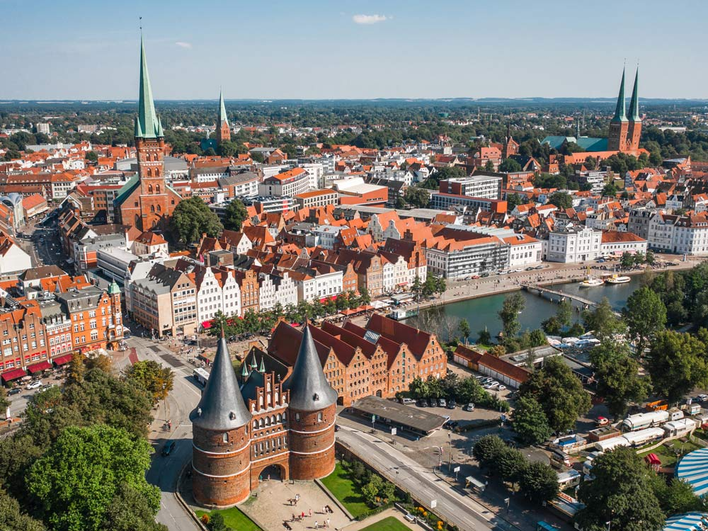 cityscape-of-lubeck-2025-01-08-06-08-55-utc