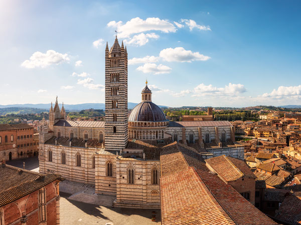 old-town-of-siena-italy-2024-12-06-10-21-16-utc