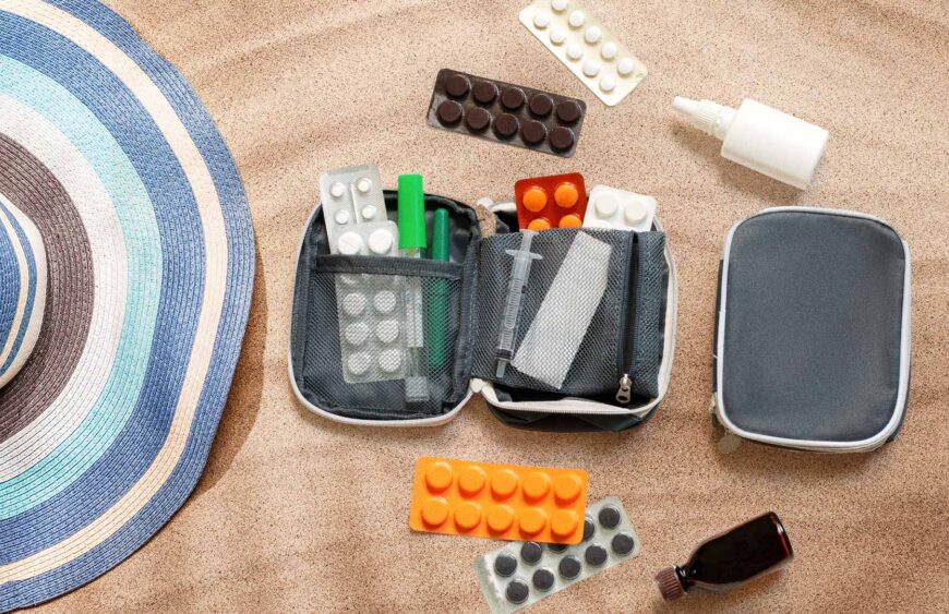medical-bag-travel_beach