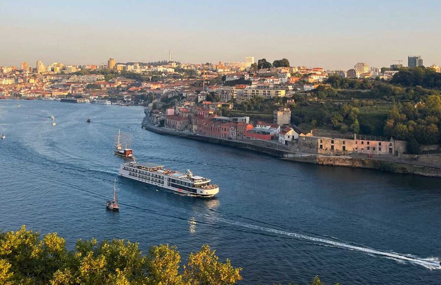 river-cruise_matt-bct-OB2eBUOP4tg-unsplash