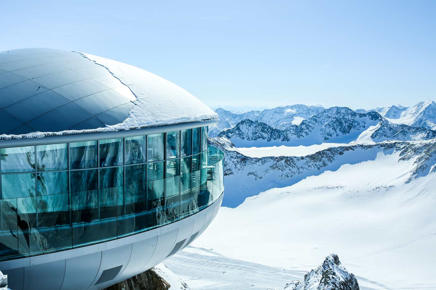 cafe-3440-on-the-pitztal-glacier-austrias-highest-2025-03-09-01-27-54-utc