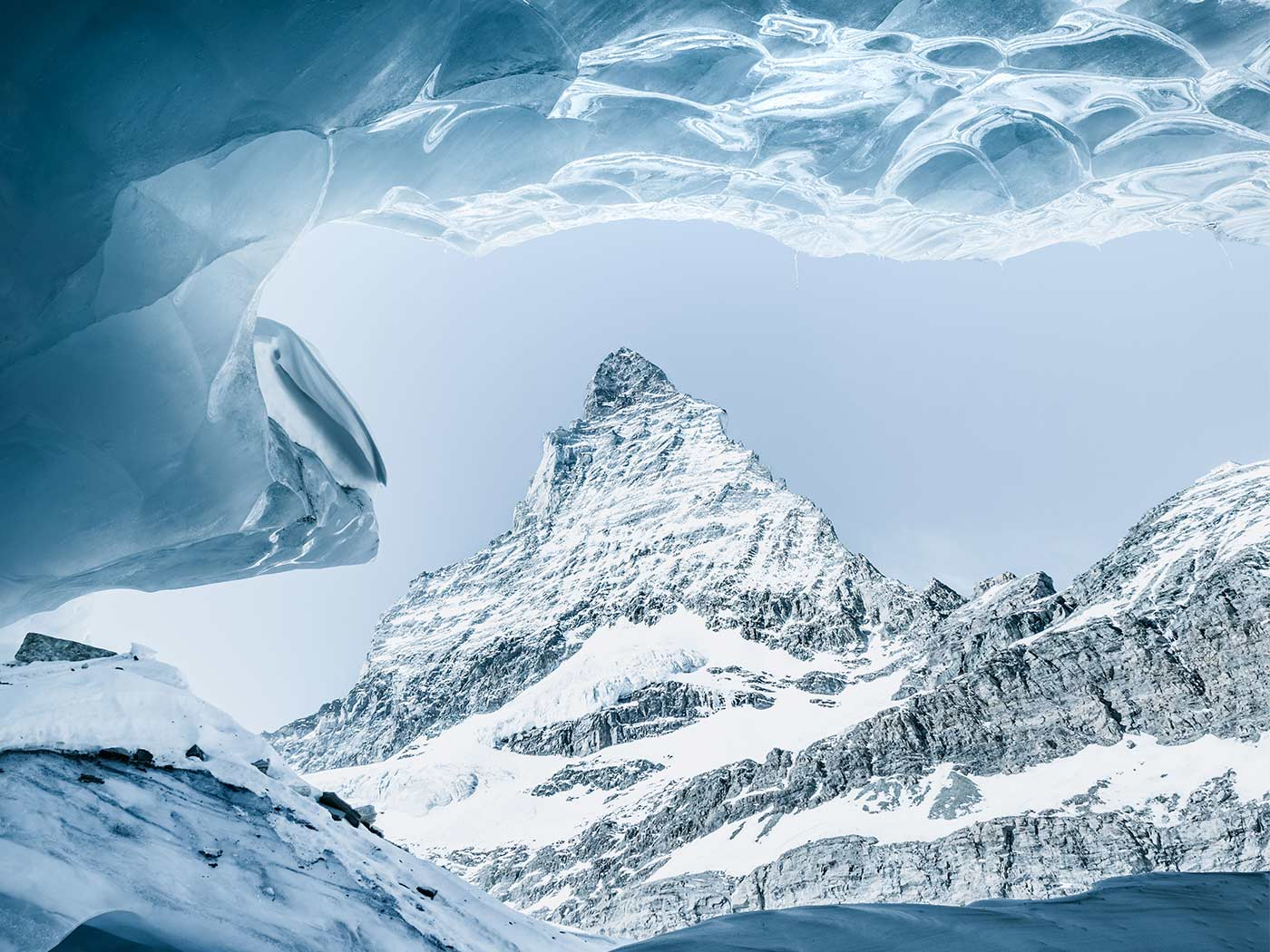 wintry-landscape-view-of-the-matterhorn-covered-by-2025-02-02-14-01-15-utc
