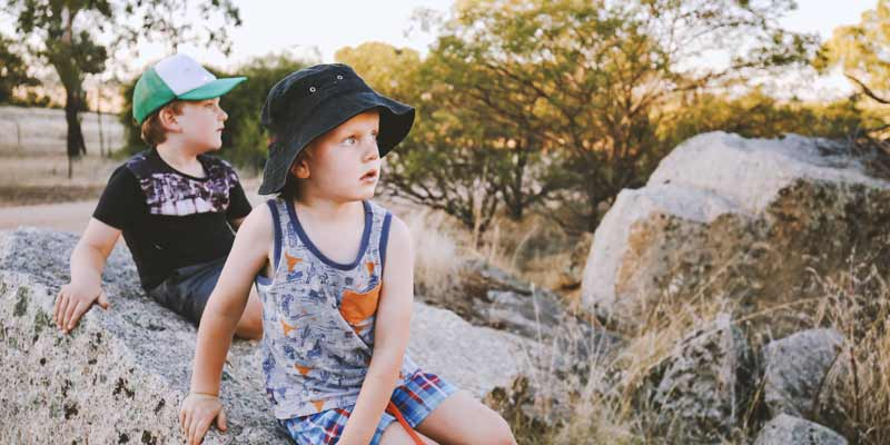 brothers_australia_side
