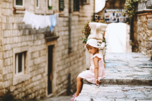 croatia_girl-sit_featured