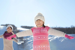 mother-and-daughter-having-fun-in-snow-2026-03-09-08-16-04-utc