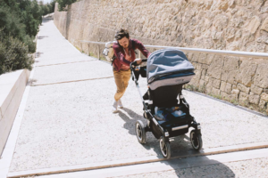 stroller_featured_father-push_02